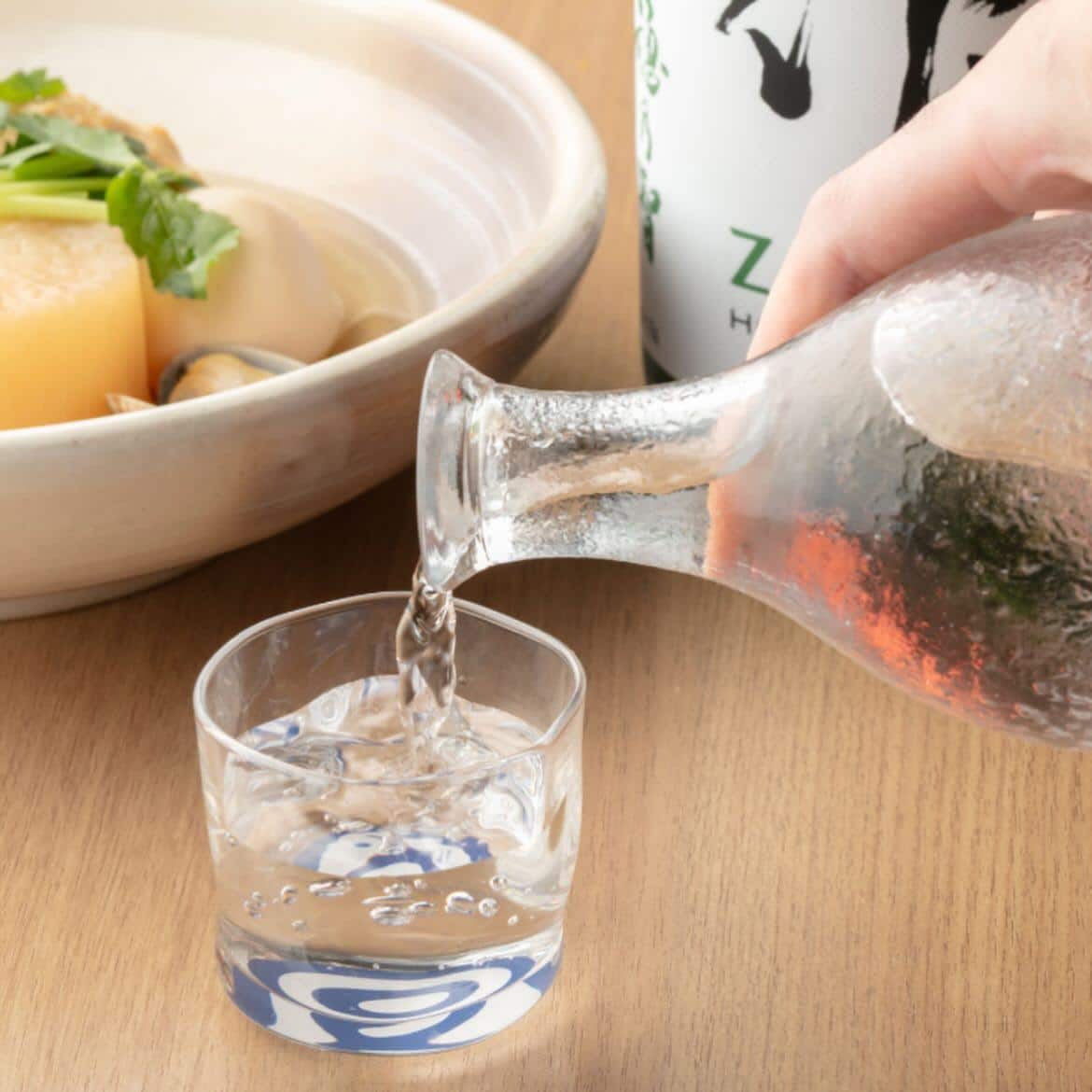 本日も素材の旨味を丁寧に引き出した”名物あさり出汁おでん”と”名古屋味噌おでん”ご用意致します。